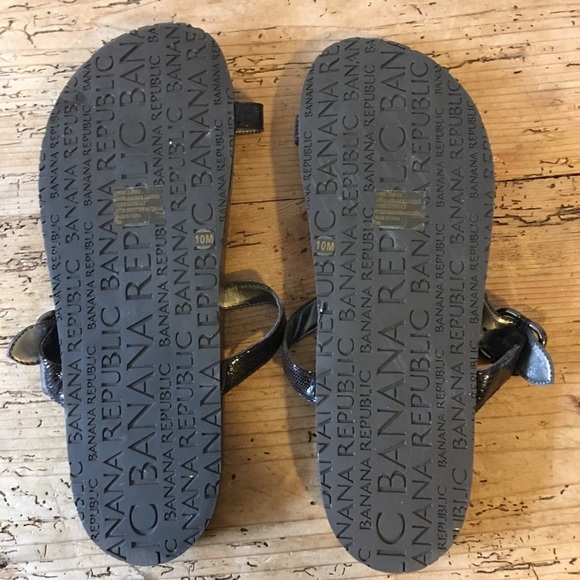 New NWOT Banana Republic Luci Embossed Lizard Brown Toe Loop Sandals 10 - Picture 5 of 7